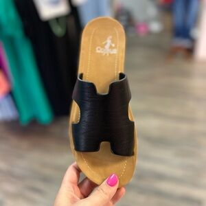 Corkys Charm Black smooth sandals